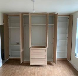 Purpose made wardrobes for bedroom.  Units manufactured from white melamine faced MDF and doors manufactured in shaker style from MDF.  Doors hung on soft close hinges: Click Here To View Larger Image