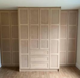 Purpose made wardrobes: Click Here To View Larger Image